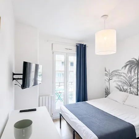 M098 Calme Avec Balcon Ensoleille شقة *